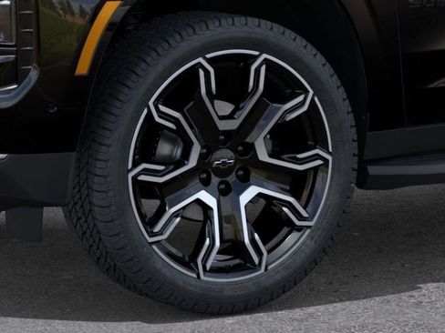 New 2026 Chevrolet Suburban RST image 10