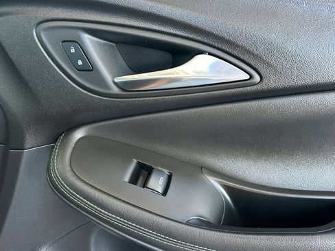 Certified 2025 Buick Encore GX Preferred FWD image 22