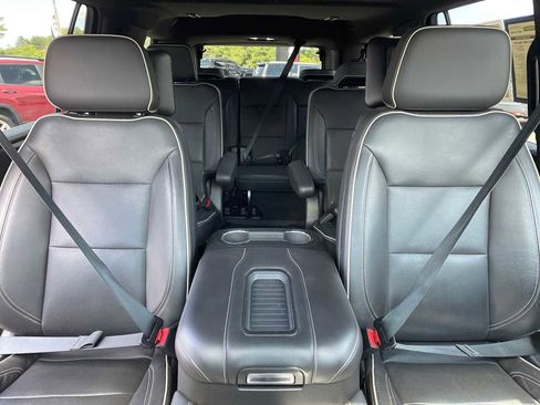 Used 2021 GMC Yukon SLT w/ SLT Luxury Plus Package AWD/4WD image 29