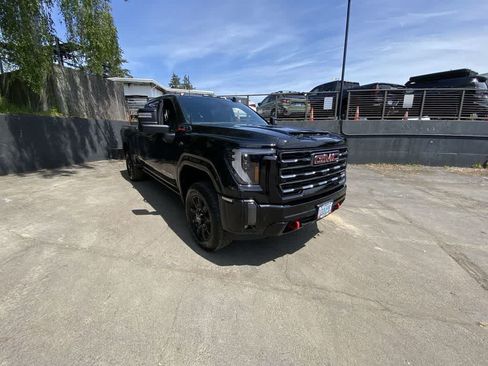Used 2024 GMC Sierra 2500 AT4 w/ AT4 Premium Plus Package AWD/4WD image 8