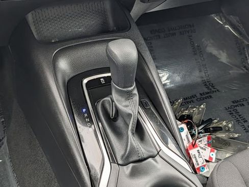 Used 2025 Toyota Corolla LE w/ Convenience Package image 16