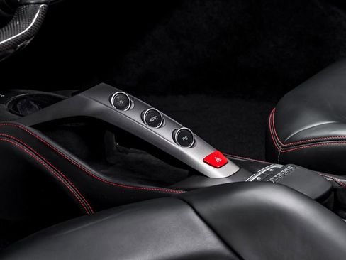 Used 2018 Ferrari 488 GTB image 22