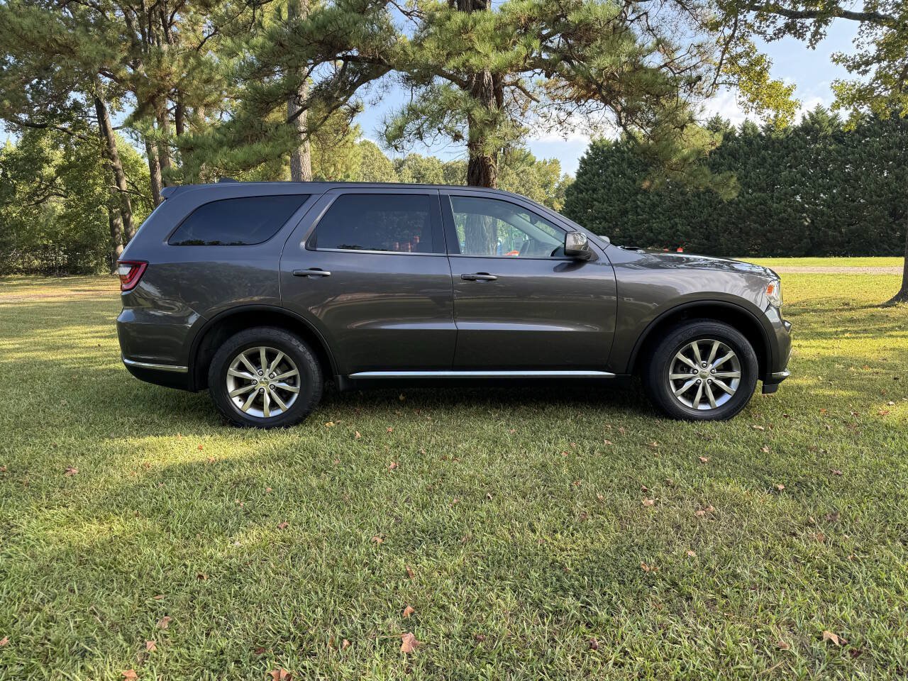 Used 2017 Dodge Durango SXT w/ 3rd Row Seating Group AWD/4WD image 5