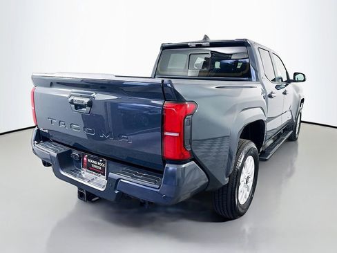 Used 2025 Toyota Tacoma SR5 image 5