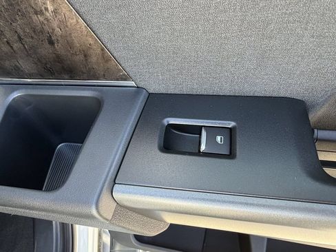 Used 2026 Ford F250 Lariat RWD image 19