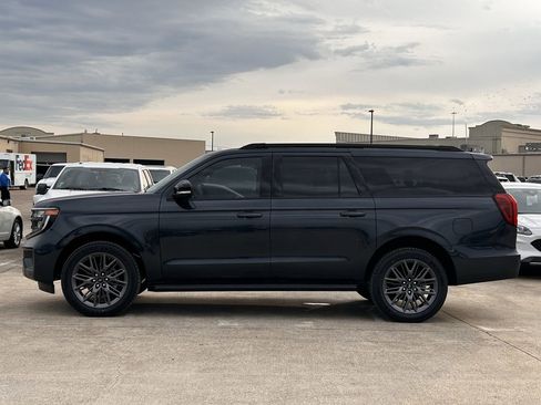 New 2026 Ford Expedition Max Platinum w/ Stealth Appearance Package image 28