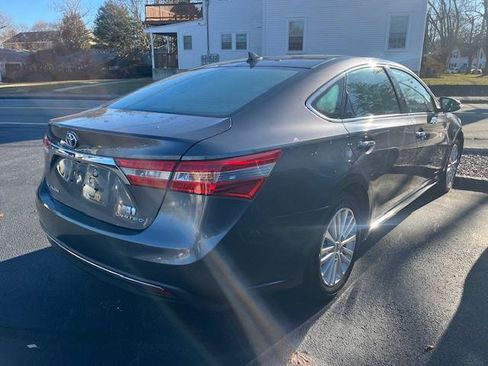 Used 2014 Toyota Avalon Limited image 3