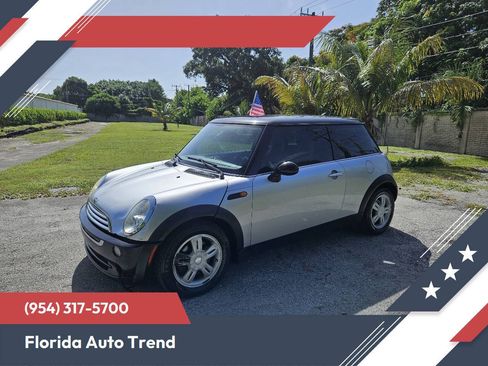 Used 2006 MINI Cooper Hardtop FWD image 1