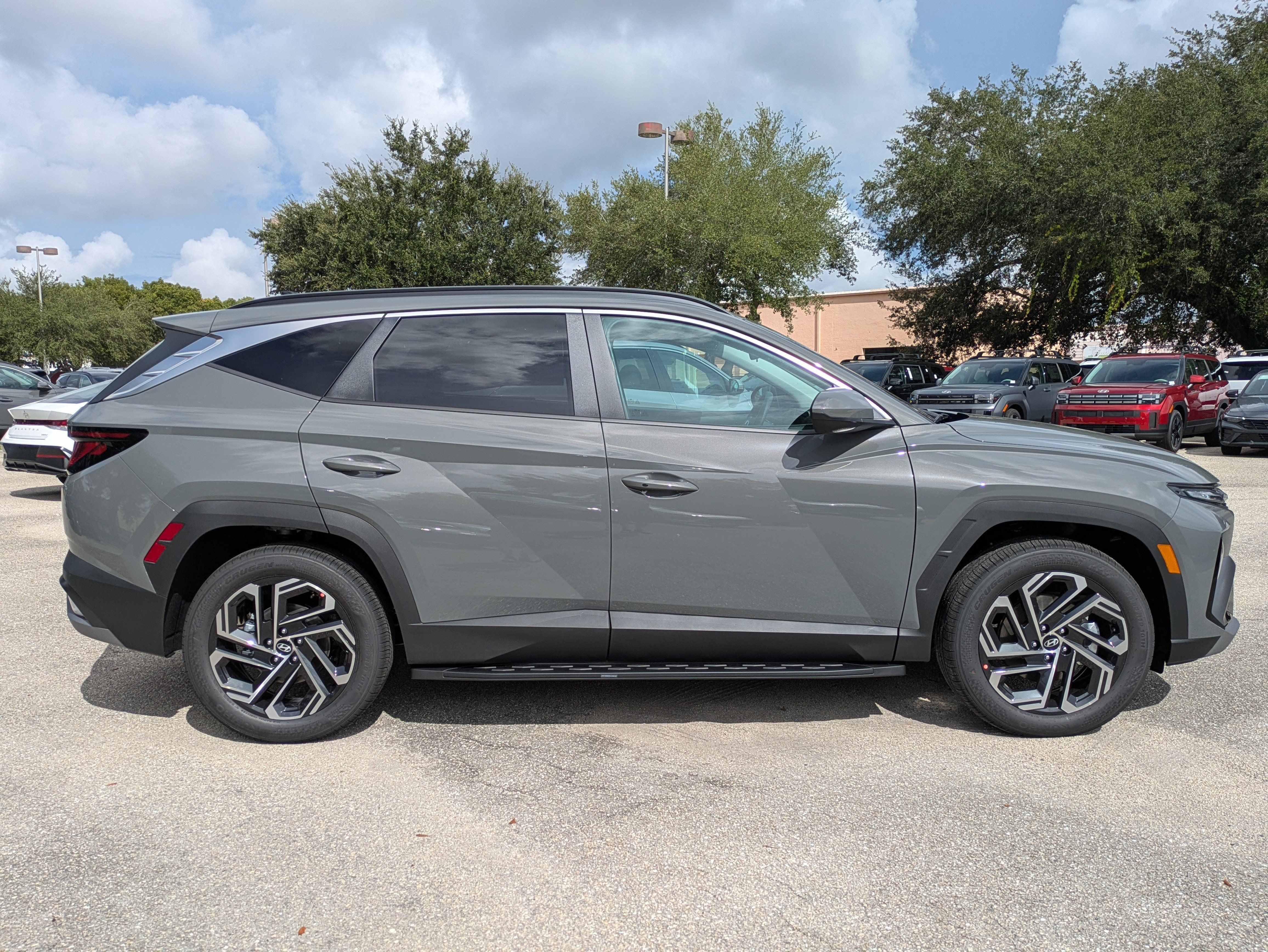 New 2026 Hyundai Tucson SEL Plus w/ Tow & Go Package FWD image 4