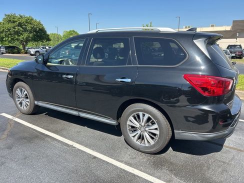 Used 2020 Nissan Pathfinder SV w/ Cargo Package image 9