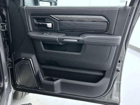 New 2026 RAM 2500 Limited AWD/4WD image 17
