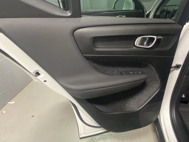 Used 2023 Volvo XC40 B5 Plus w/ Climate Package AWD/4WD image 8