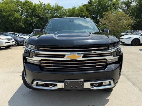 Used 2019 Chevrolet Silverado 1500 High Country w/ Technology Package AWD/4WD image 2