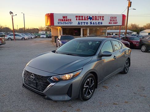 Used 2024 Nissan Sentra SV FWD image 1