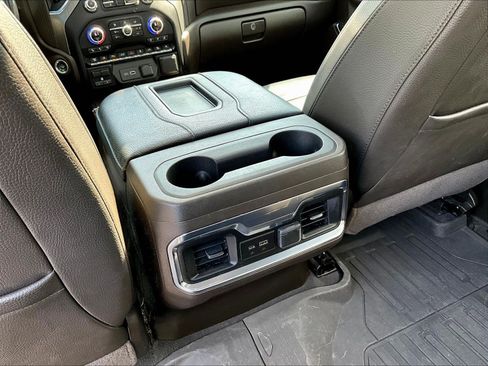 Used 2022 GMC Sierra 3500 Denali AWD/4WD image 11