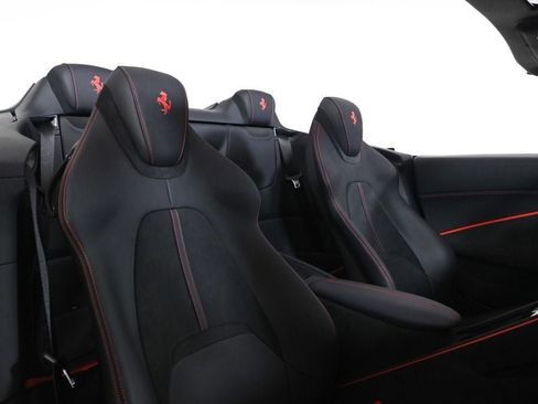 Used 2026 Ferrari Roma Spider RWD image 4