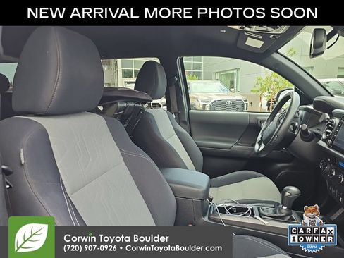 Used 2021 Toyota Tacoma TRD Off-Road w/ Technology Package AWD/4WD image 10