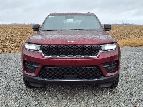 New 2025 Jeep Grand Cherokee Laredo X image 3