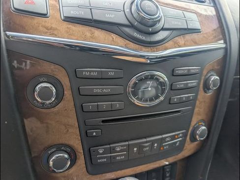 Used 2011 INFINITI QX56 4WD w/ Theater Pkg image 17