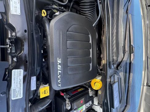 Used 2015 Chrysler Town & Country Limited FWD image 29