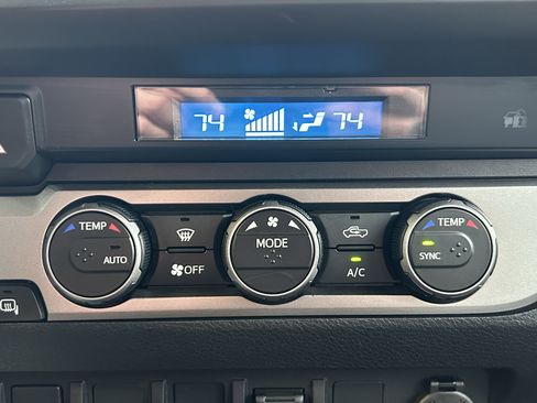 Used 2022 Toyota Tacoma SR AWD/4WD image 27