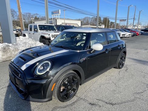 Used 2023 MINI Cooper S image 9