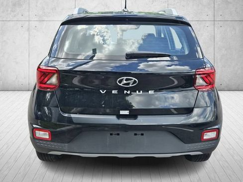 Certified 2025 Hyundai Venue SEL FWD image 3