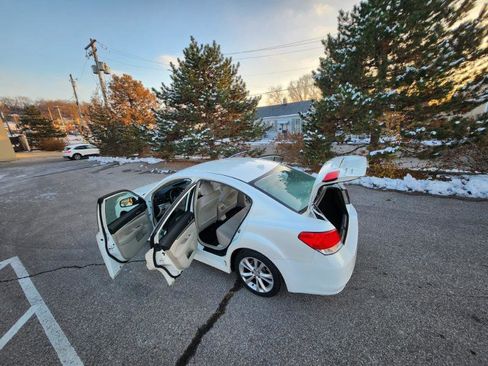 Used 2014 Subaru Legacy 2.5i Premium image 31