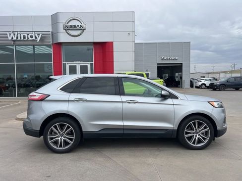 Used 2021 Ford Edge Titanium w/ Equipment Group 301A image 8