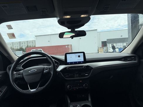 Used 2020 Ford Escape SEL image 8