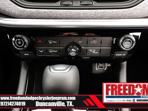 New 2026 Jeep Compass Latitude image 23