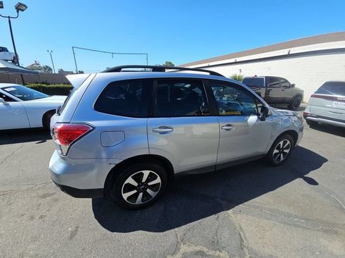 Used 2018 Subaru Forester 2.5i Premium AWD/4WD image 3