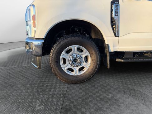 Used 2025 Ford F350 XLT w/ FX4 Off-Road Package image 14