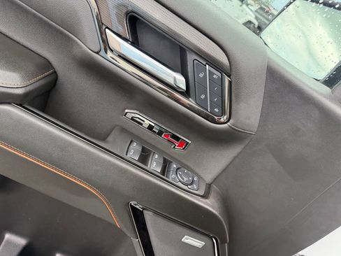 Used 2025 GMC Sierra 1500 AT4 w/ AT4 Premium Package AWD/4WD image 6