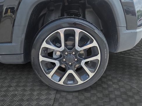 Used 2017 Jeep Compass Limited w/ Navigation Group AWD/4WD image 35