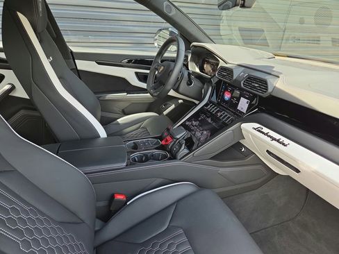 Used 2024 Lamborghini Urus S AWD/4WD image 18