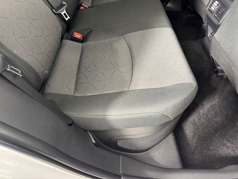Used 2025 Toyota RAV4 XLE AWD/4WD image 28