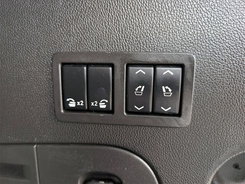 Used 2015 Chevrolet Tahoe LTZ image 19