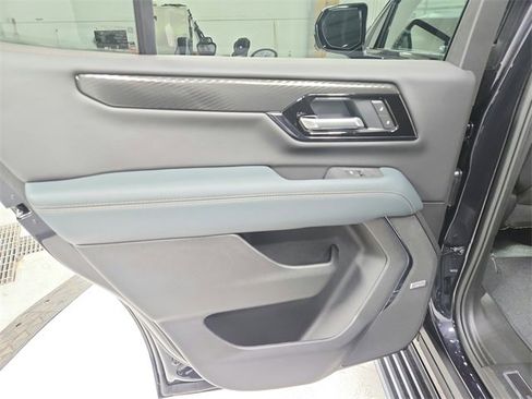 New 2026 GMC Yukon AT4 image 39