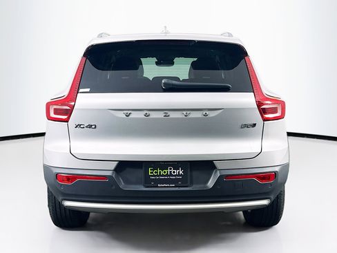 Used 2023 Volvo XC40 B5 Plus w/ Protection Package Premier image 7