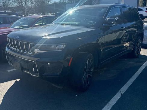 Used 2022 Jeep Grand Cherokee Overland w/ Advanced Protech Group III image 3