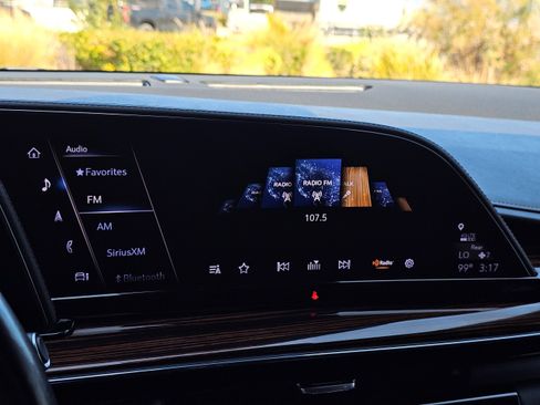 Used 2023 Cadillac Escalade Premium Luxury RWD image 46