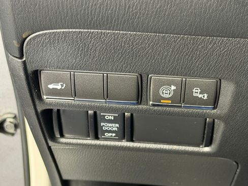 Used 2017 INFINITI QX80 2WD w/ Deluxe Technology Package image 17