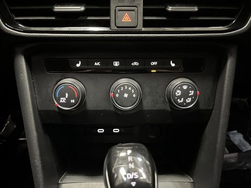 Used 2022 Volkswagen Taos SE w/ IQ.Drive SE Package image 18