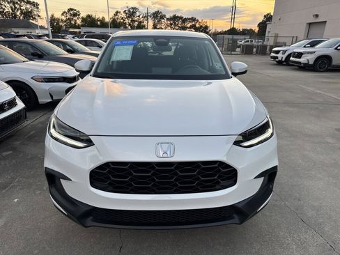 Certified 2025 Honda HR-V LX image 2