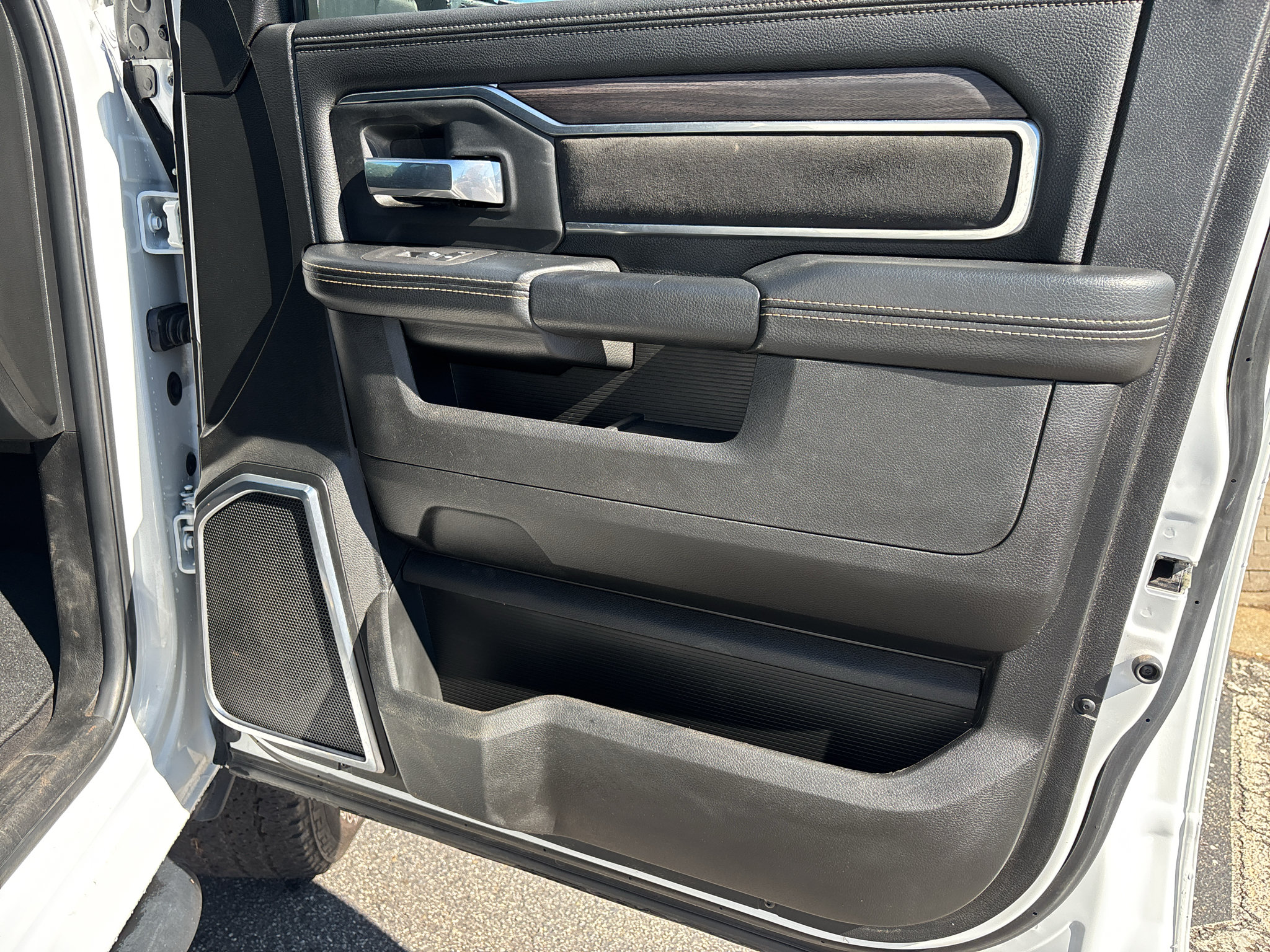 Used 2026 RAM 2500 Laramie AWD/4WD image 23