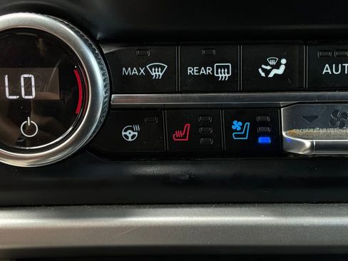 Used 2024 Ford Expedition Max Limited AWD/4WD image 32