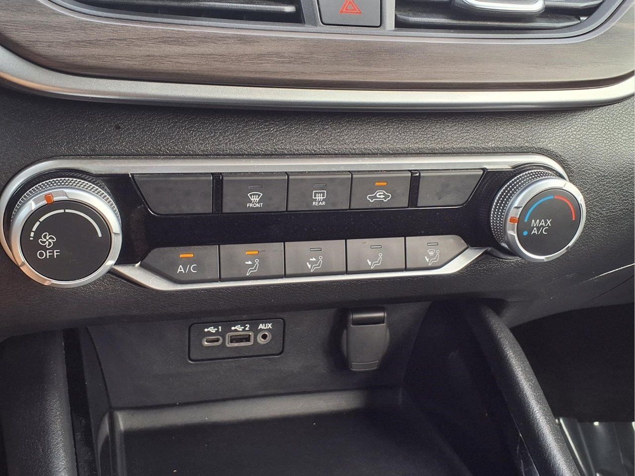 Used 2024 Nissan Altima 2.5 SV FWD image 14