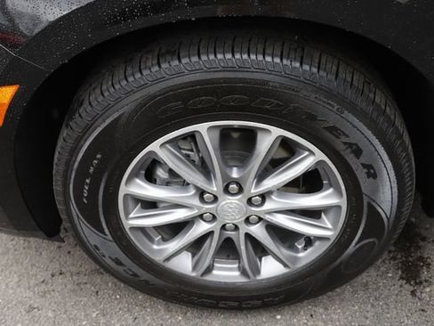Used 2022 Buick Enclave Essence FWD image 12