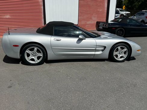 Used 1998 Chevrolet Corvette Convertible w/ Memory Pkg RWD image 9